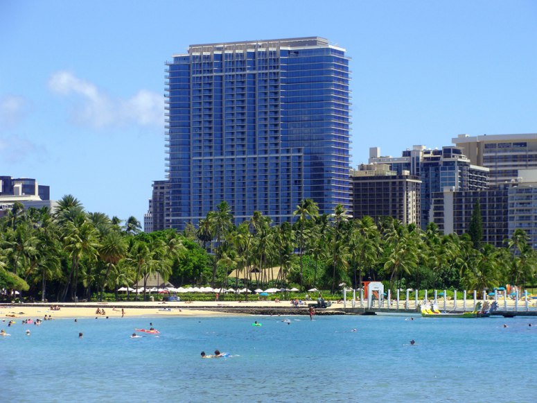item6.rendition.slideshowWideHorizontal.trump-international-hotel-tower-waikiki-oahu-hawaii-111075-3.jpg